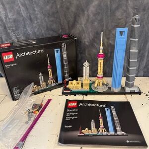 LEGO Architecture Shanghai Skyline Set complete with box and instructions.